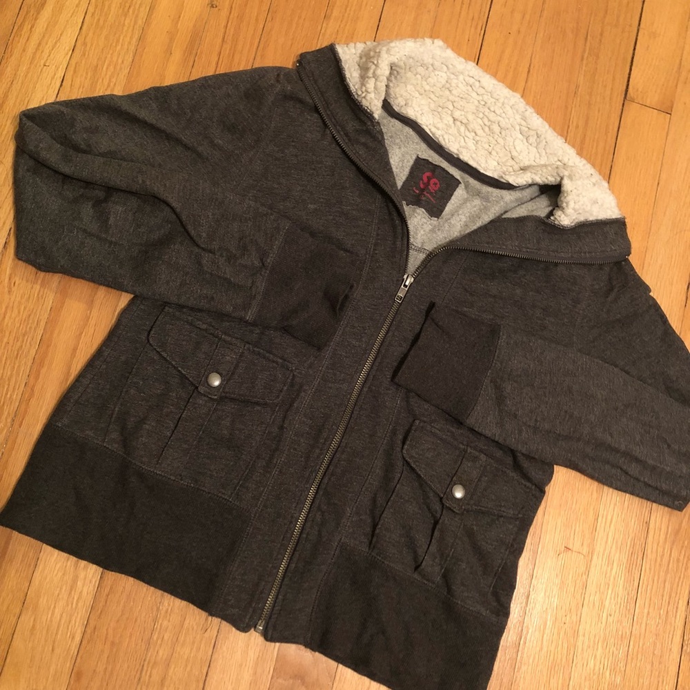 Grey fleece collared sweatshirt